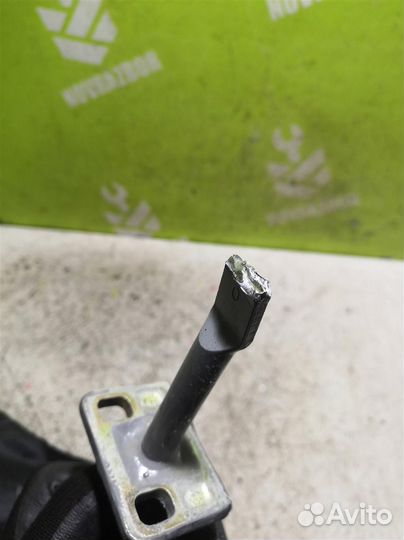 Петля двери задней правой верхняя Мерседес Бенз