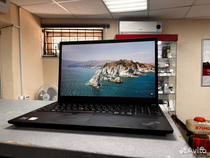С255) Lenovo thinkpad e15