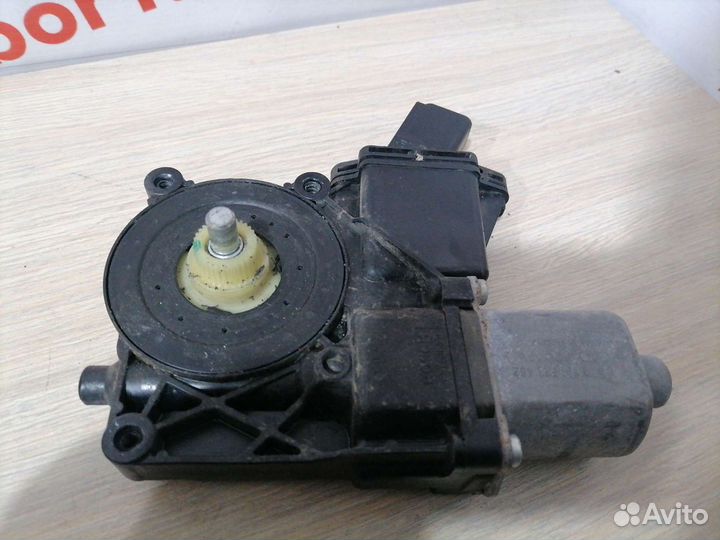 Мотор стеклоподъёмника Шевроле Круз