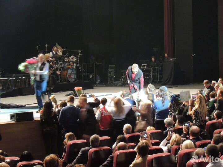 Автограф Элтона Джона оригинал