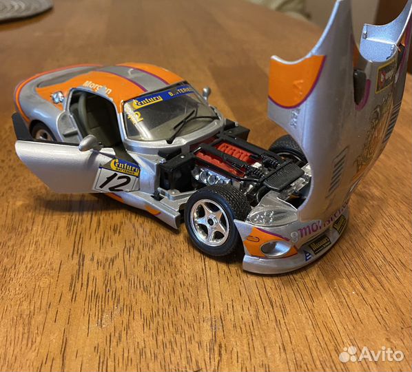 Модель машины Dodge Viper GTS Coupe 1/24