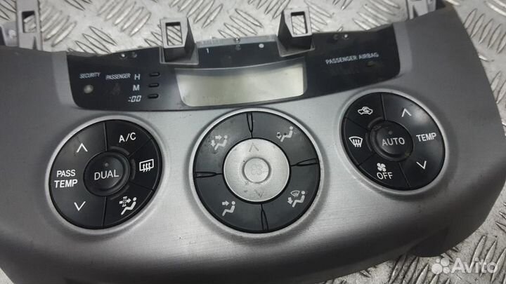 Блок управления климатической установкой Toyota RA