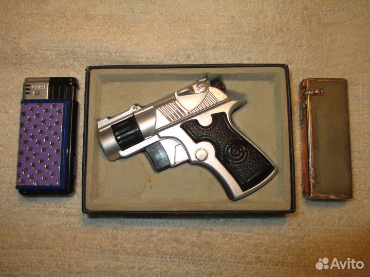 Три зажигалки