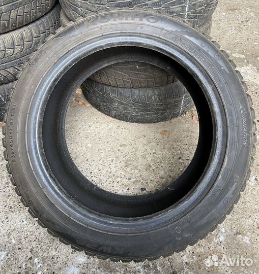 Kumho I'Zen KW22 235/45 R17 204Q