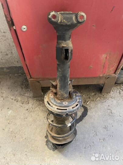 Амортизатор передний A204323300064 Мерседес C