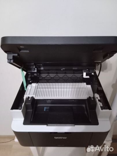 Многофункциональное устройство DCP-1512R Brother