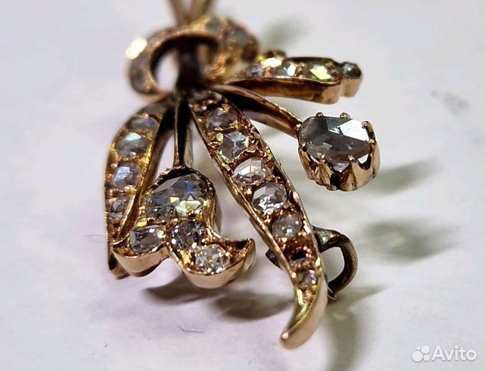 Золотая брошь с бриллиантами. Царская Россия