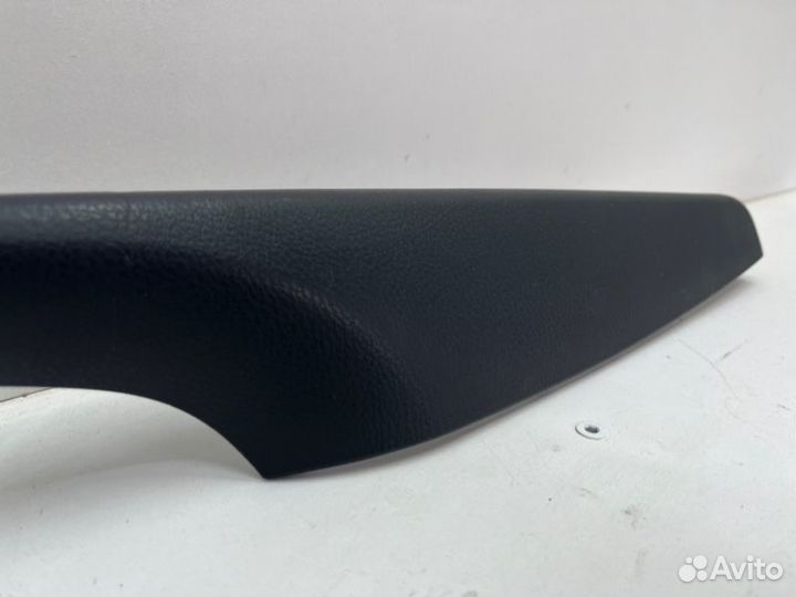 Подлокотник обшивки передний левый Toyota Camry