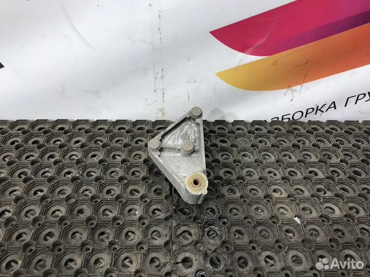 Кронштейн кулисы кпп Scania 4-series