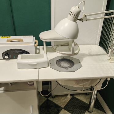 Маникюрный стол с вытяжкой бу