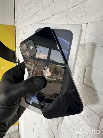 iPhone 12, 64 ГБ