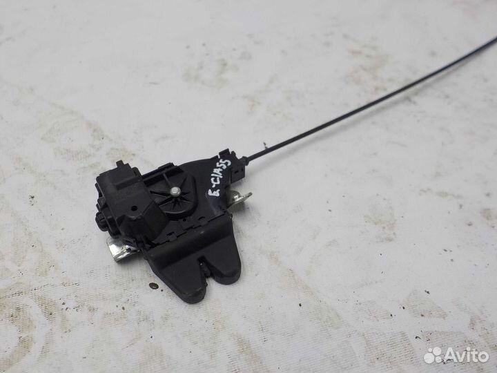 Замок крышки багажника mercedes E-class