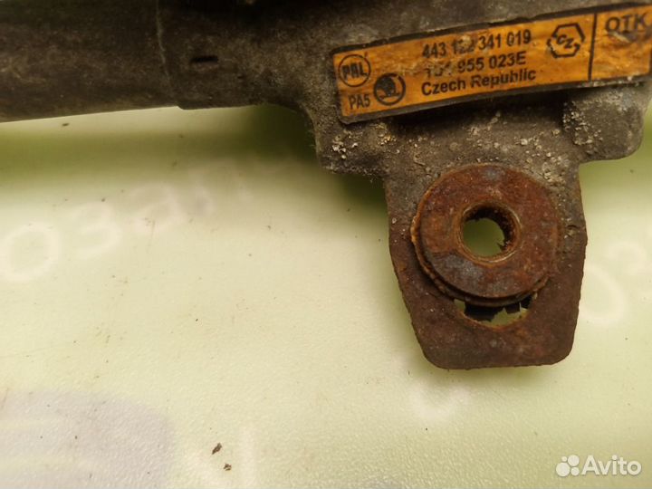 Трапеция стеклоочистителя в сборе Skoda Octavia A4