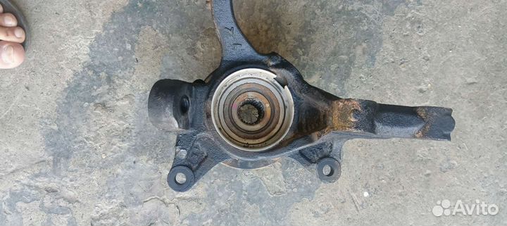 Кулак поворотный левый Тойота,55Toyota Camry