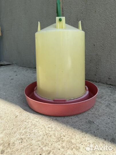 Кормушка для кур