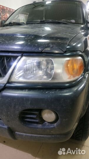 Mitsubishi Pajero Sport антихром фар + LED