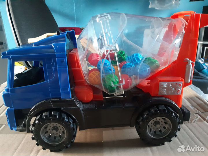 Машинка бетономешалка