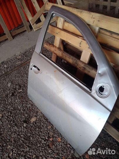 Дверь передняя правая Рено Дастер