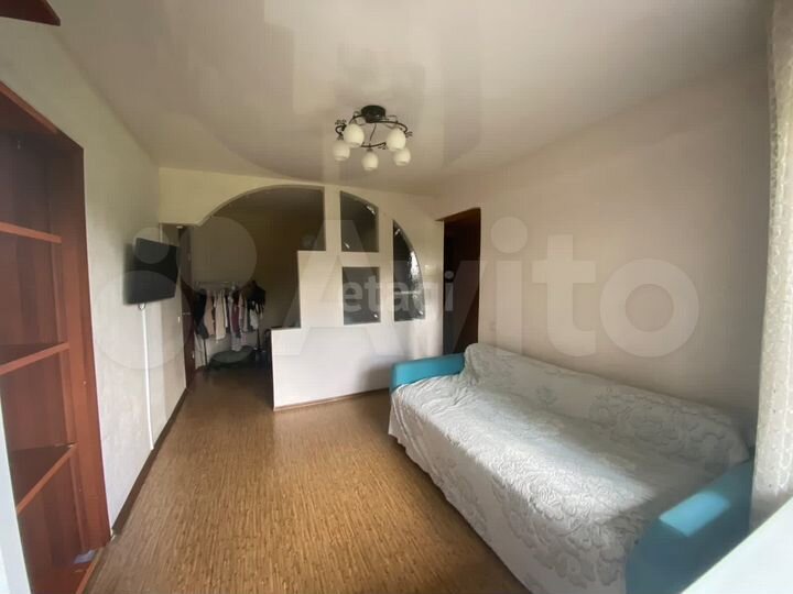 2-к. квартира, 40 м², 3/3 эт.