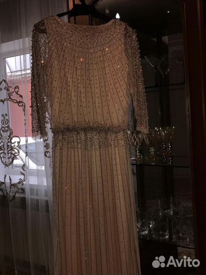 Вечернее платье