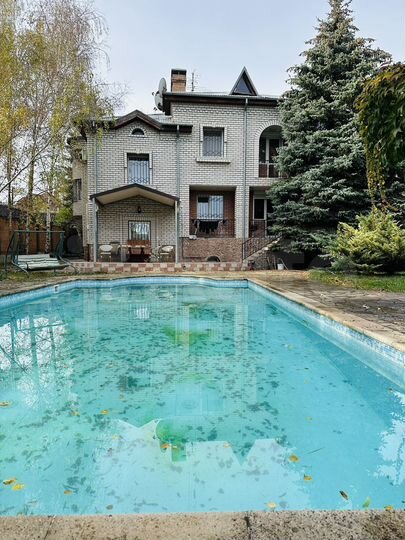 Дом 277 м² на участке 15 сот.