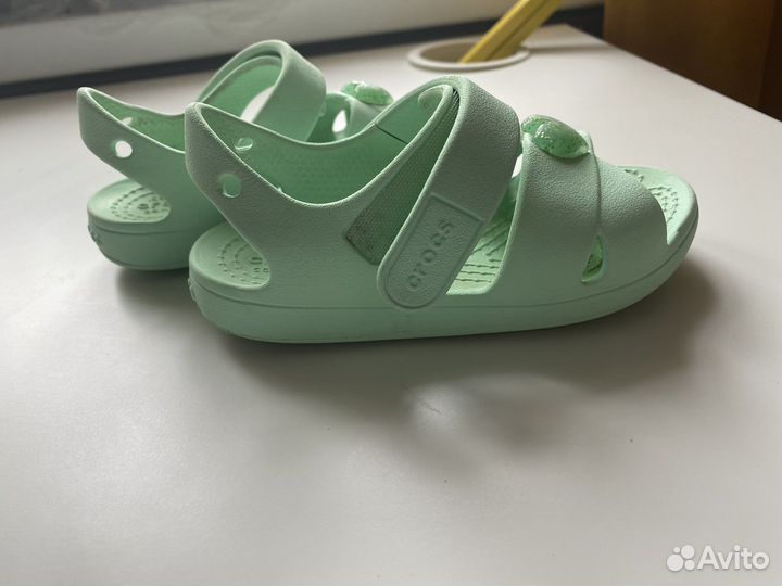 Сандали crocs c8