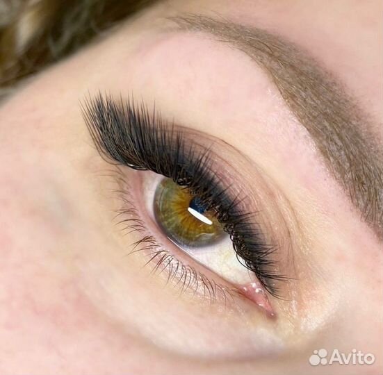 Наращивание ресниц и услуги бровиста