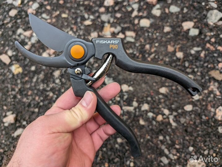 Секатор профессиональный Fiskars