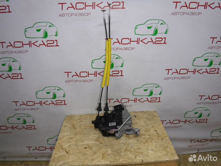 Замок двери передний левый Kia Stinger (2017+)