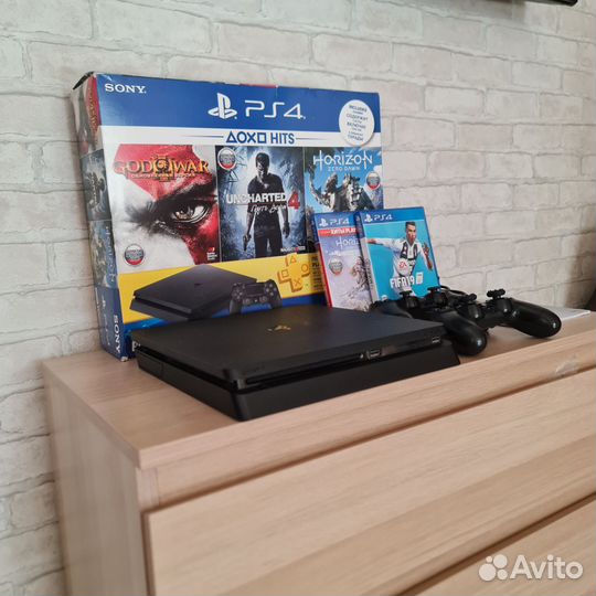 Sony playstation 4 slim