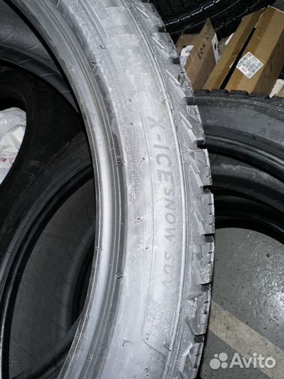 Michelin X-Ice Snow SUV 265/40 R22 и 285/40 R22 110H