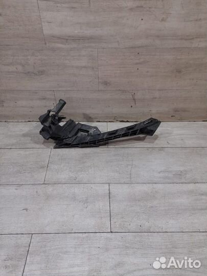 Кронштейн фары левый Honda Cr-V 4 С 2015 Года