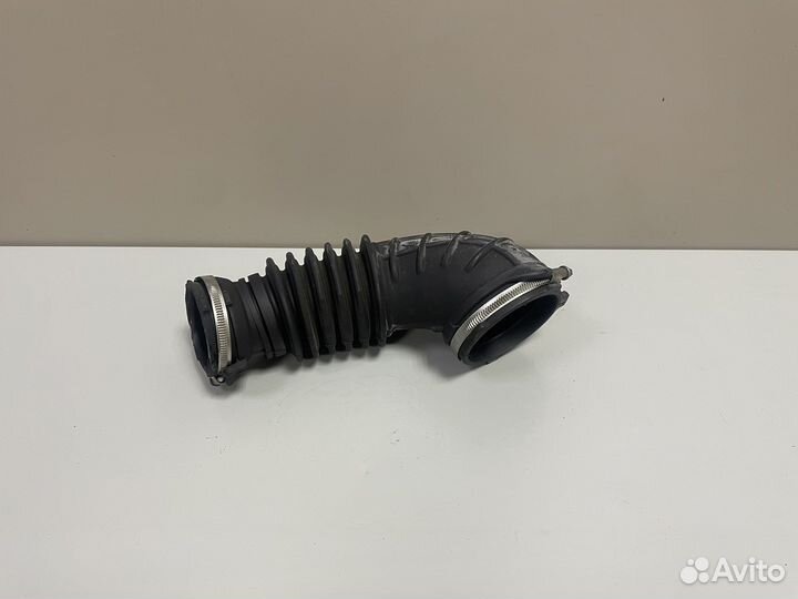 Патрубок воздушного фильтра Ауди Ку5 Q5 8R