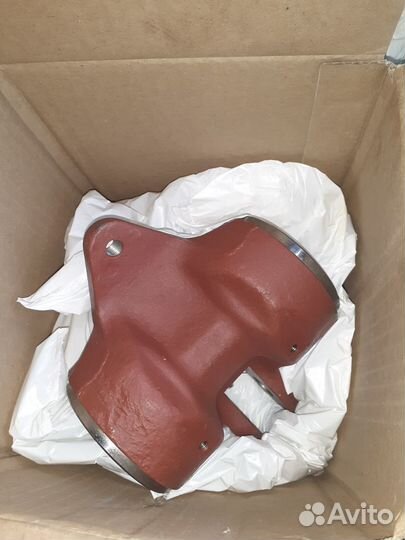 Поворотный кулак linda