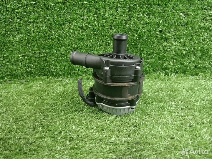 Насос системя охлаждения 04L965567 Audi A3 8V