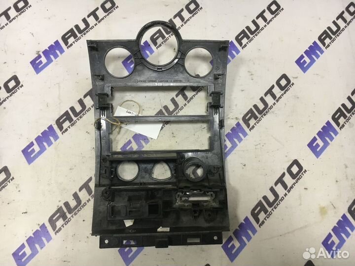 Рамка магнитолы Рено Меган 2