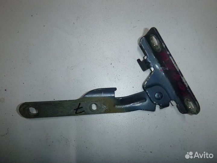 Петля капота левая renault logan 2005