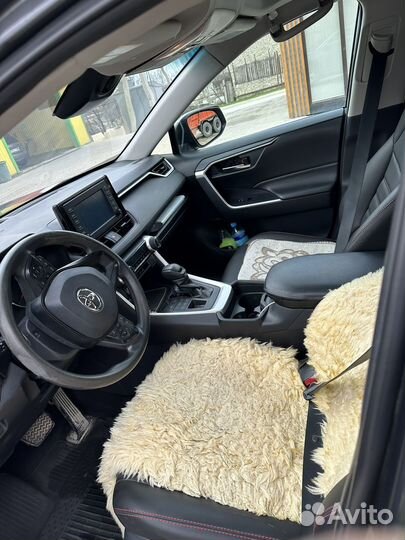 Toyota RAV4 2.5 AT, 2019, битый, 65 000 км