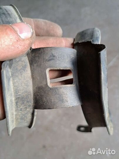 Уплотнитель фары на Ягуар x-type