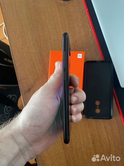 Xiaomi Redmi 5, 3/32 ГБ