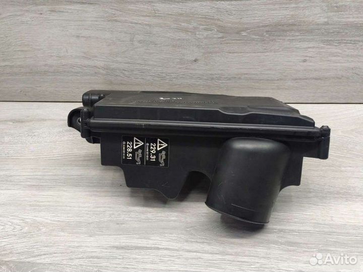 Корпус воздушного фильтра Mercedes OM642