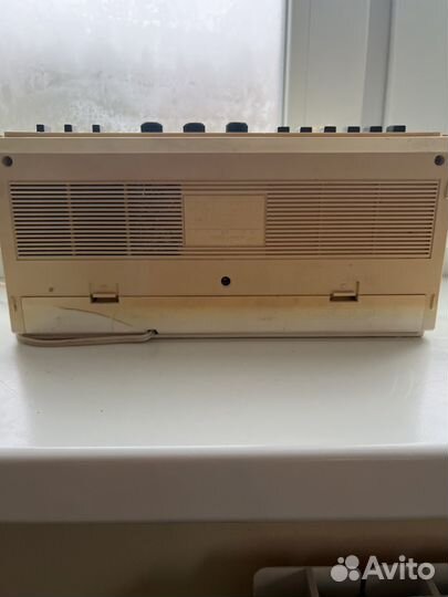 Кассетный магнитофон 