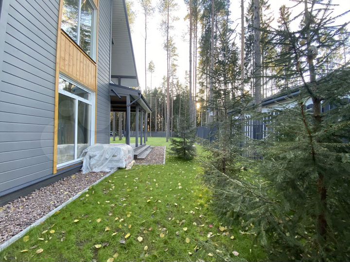 Дом 280 м² на участке 12 сот.