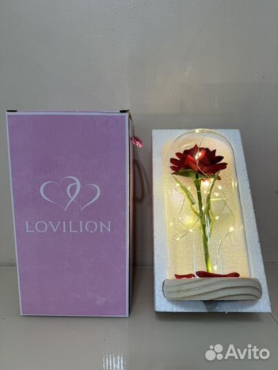 Вечная роза в колбе