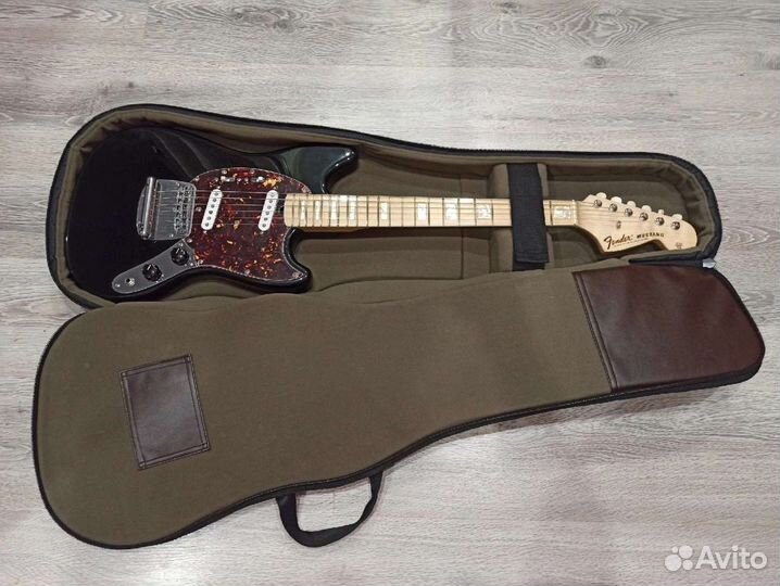 Реплика Fender Mustang 1968 Custom