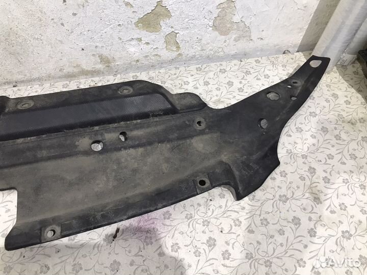 Кожух замка капота Land cruiser prado 150