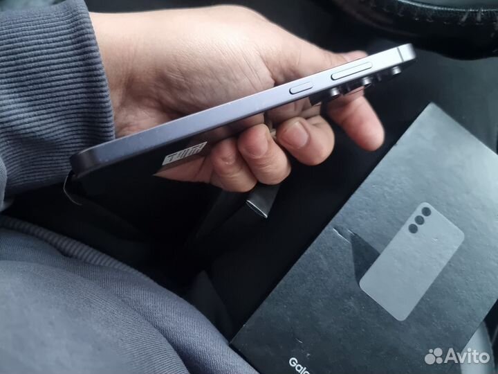 Samsung Galaxy S24 FE, 8/256 ГБ