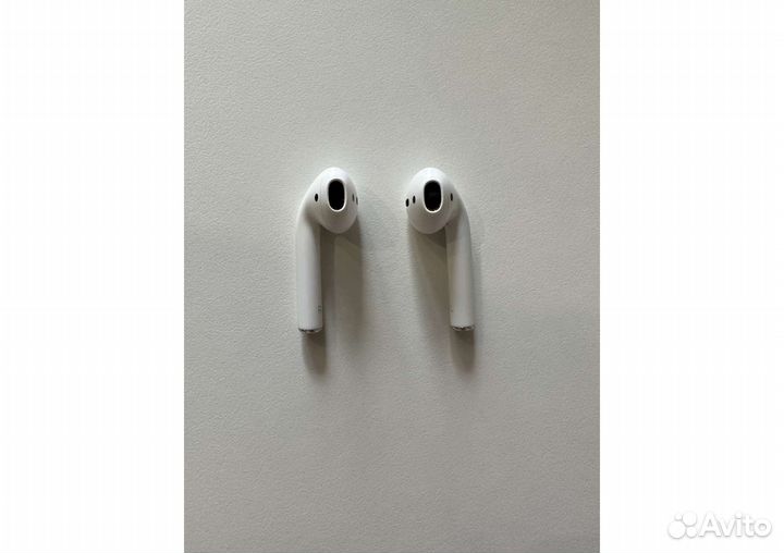 Наушники Apple AirPods
