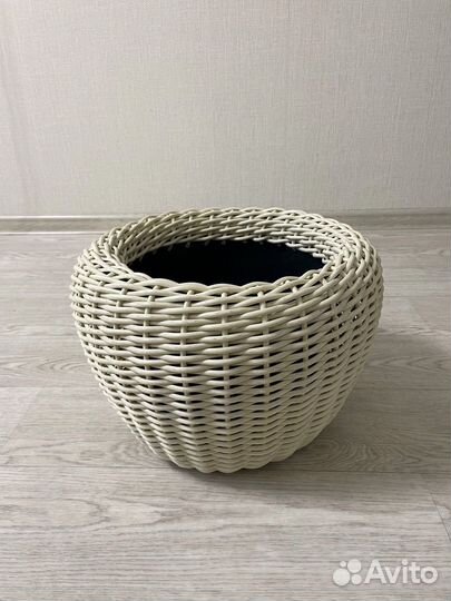 Кашпо из ротанга