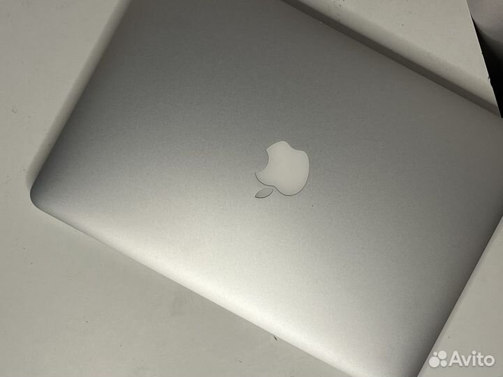 Отличный MacBook Pro 13 2015 i5/8/128Gb